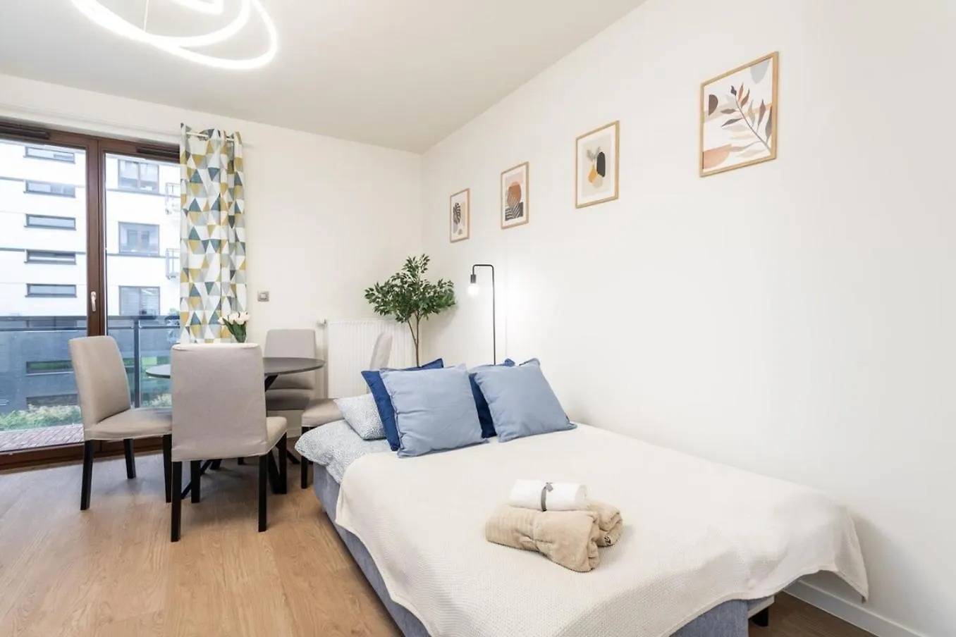 Superb Place To Live Mokotow Woronicza 80 Varsó Apartman