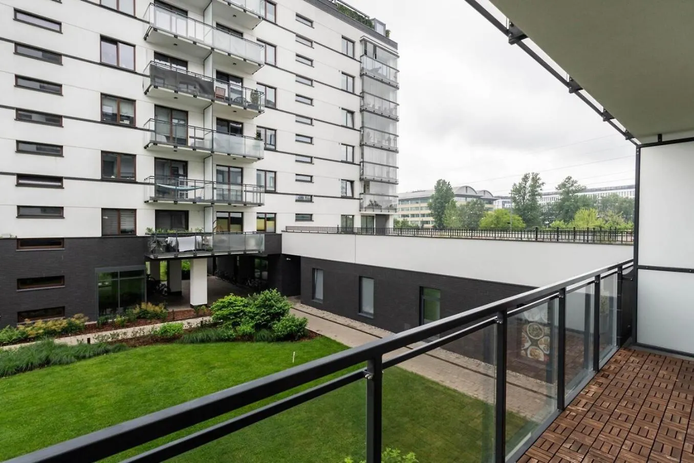 Superb Place To Live Mokotow Woronicza 80 Varsó Apartman